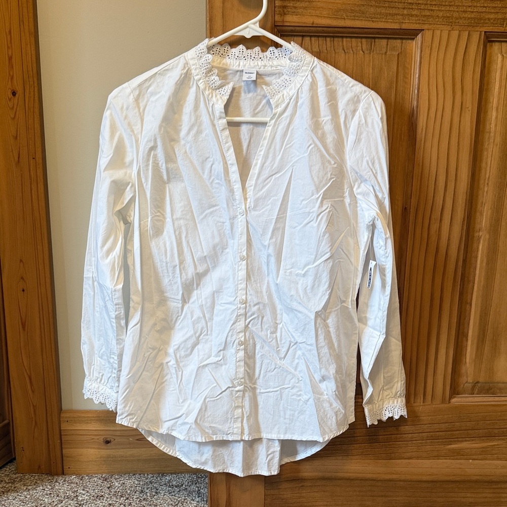 Old Navy White Lace Trim Blouse